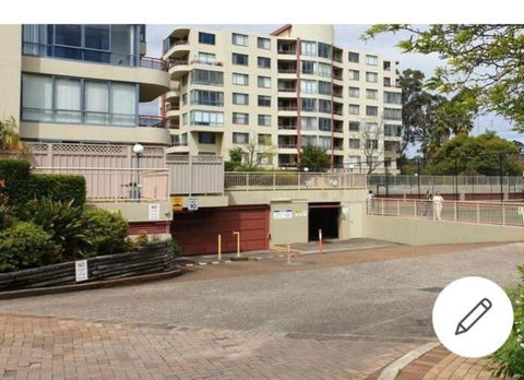 Furnished 3b/r Unit For Rent With Tennis Courts, Jaccuzi And Pool - Accommodation Redcliffe 1