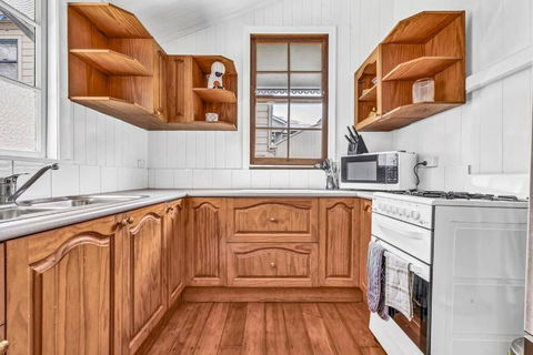 Gabba Central 2 Separate Homes 1 Block 6 Bdrms - Accommodation Redcliffe 1