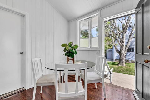 Gabba Central 2 Separate Homes 1 Block 6 Bdrms - Accommodation Redcliffe 4