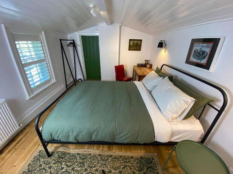 Gable House - Accommodation Redcliffe 2
