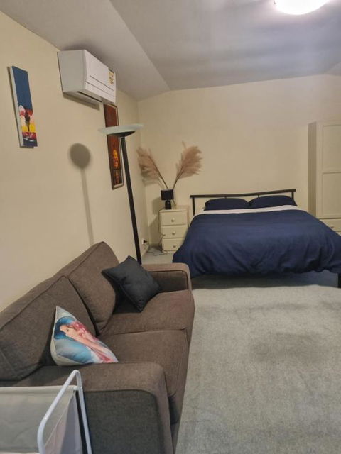 Garden Dreams Bungalow - Accommodation Redcliffe 0