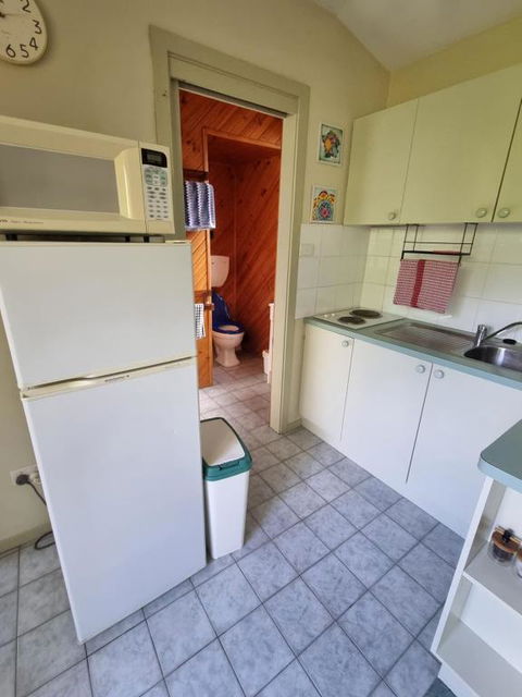 Garden Dreams Bungalow - Accommodation Redcliffe 4
