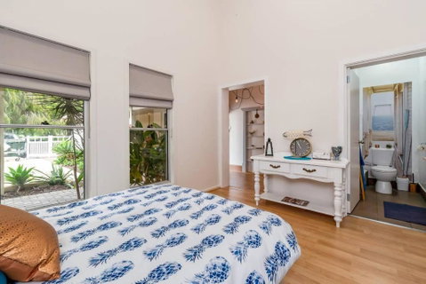 Gawler Townhouses 1C , 1 Queen Bed - Accommodation Redcliffe 0