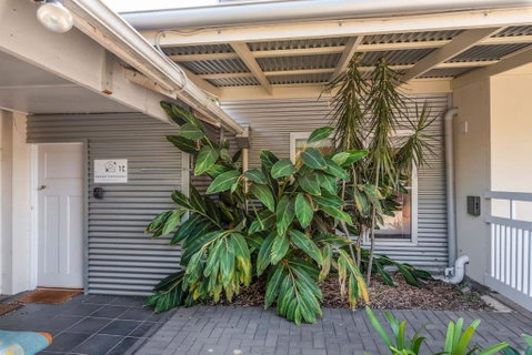 Gawler Townhouses 1C , 1 Queen Bed - Accommodation Redcliffe 2
