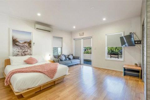 Gawler Townhouses 1b - Accommodation Redcliffe 2