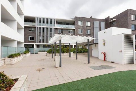 GLAD1 - Monash Rd - Gladesville - Accommodation Redcliffe 1