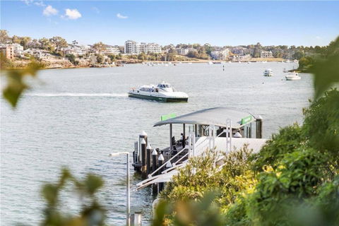 GLAD1 - Monash Rd - Gladesville - Accommodation Redcliffe 3