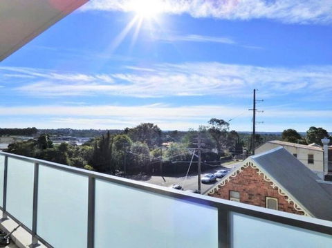 GLAD1 - Monash Rd - Gladesville - Accommodation Redcliffe 4