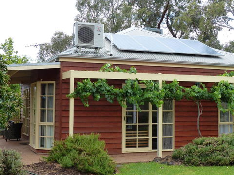 Glenbar Cottage Yelta - Accommodation Redcliffe 0