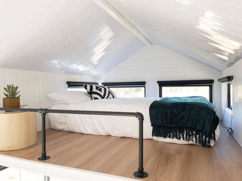 Golden Hill Farmstay By Tiny Away - Accommodation Redcliffe 3