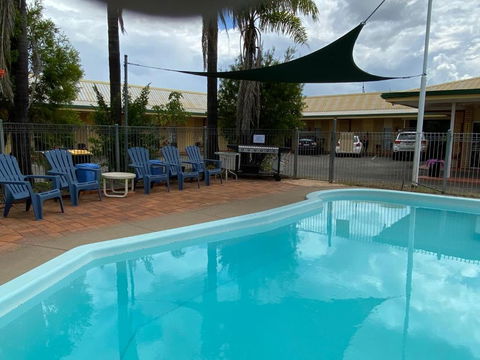Golden West Motor Inn - Accommodation Redcliffe 1