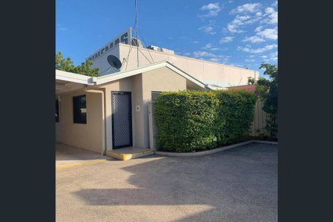 Fully Furnished Modern Unit In Centre Of City - Accommodation Redcliffe 0