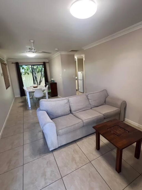 Fully Furnished Modern Unit In Centre Of City - Accommodation Redcliffe 1
