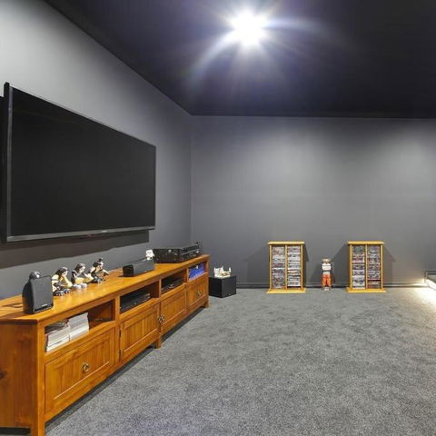 GOULBURN ALPACA FARM STAY - Accommodation Redcliffe 3