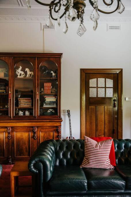 Green Gables King Suite - Accommodation Redcliffe 3