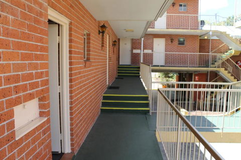 Greenslopes Motor Inn - Accommodation Redcliffe 2