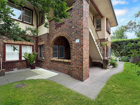 Ground Floor Apartment, 250 Metres To The Beach - Accommodation Redcliffe 0