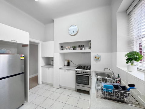 Ground Floor Apartment, 250 Metres To The Beach - Accommodation Redcliffe 4