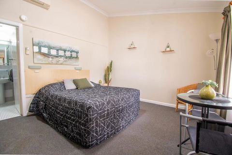 Gundagai Motel - Accommodation Redcliffe 0