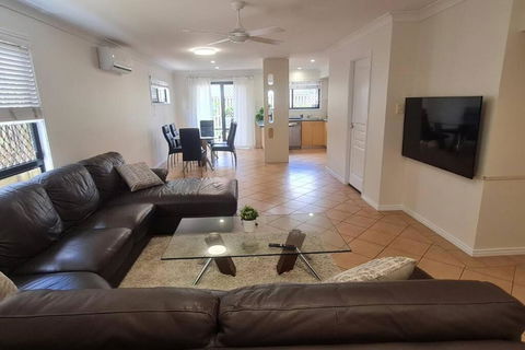 Happy Haven At Eight Mile - Accommodation Redcliffe 0