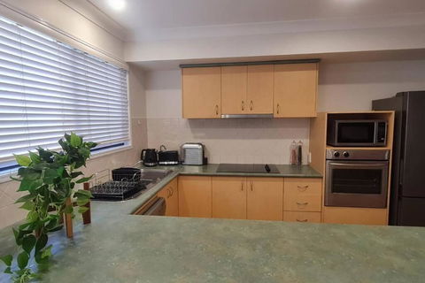 Happy Haven At Eight Mile - Accommodation Redcliffe 2