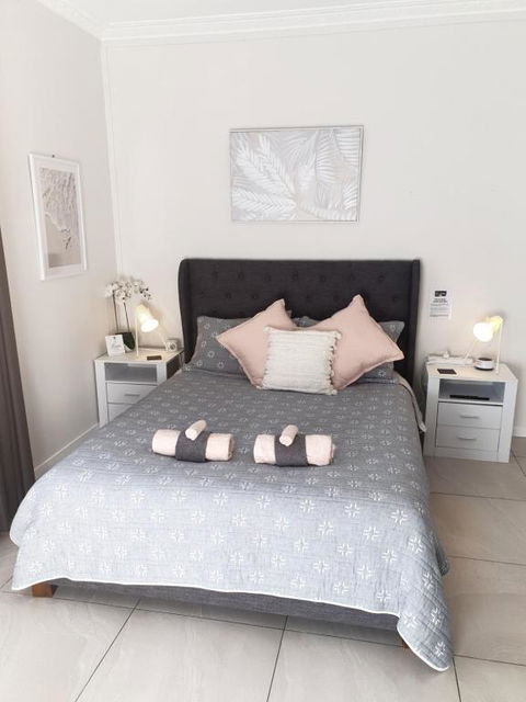 GUESTHOUSE On REGENT Bed & Breakfast - Accommodation Redcliffe 0