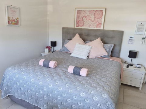 GUESTHOUSE On REGENT Bed & Breakfast - Accommodation Redcliffe 2