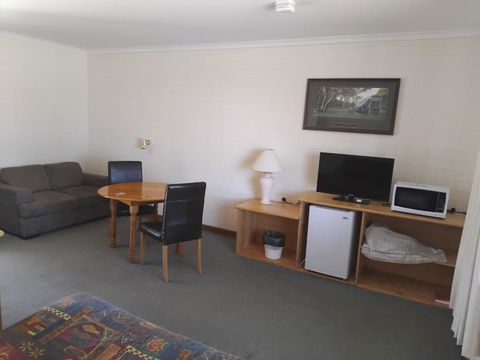 Hawker Outback Motel - Accommodation Redcliffe 3