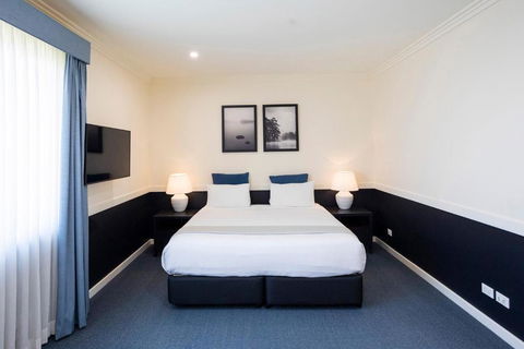 Hawkesbury Race Club Motel - Accommodation Redcliffe 0