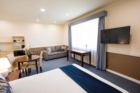 Hawkesbury Race Club Motel - Accommodation Redcliffe 2