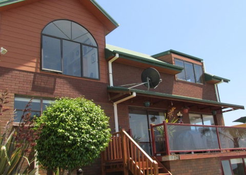High On Penguin - Accommodation Redcliffe 3