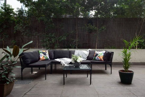 Huge 3 Bed Camperdown Garden Apt W Parking Aircon - Accommodation Redcliffe 1