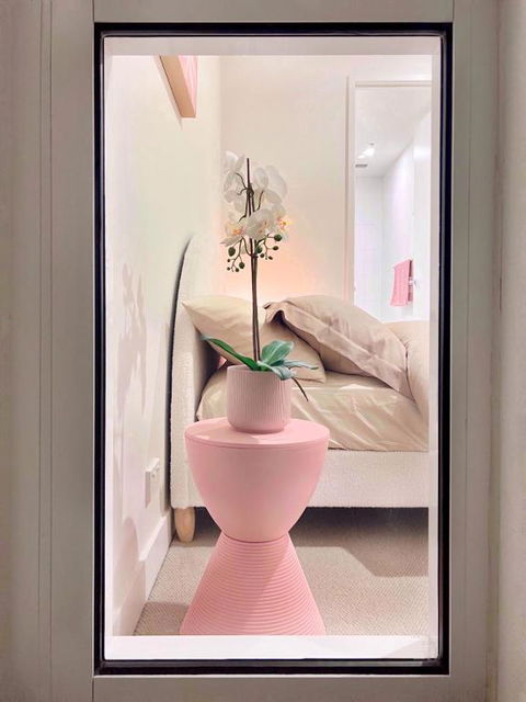 Indulge Luxury Holiday Near Brighton Beach With Private Garden Parking - Accommodation Redcliffe 0