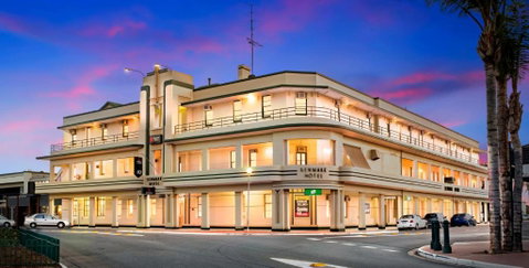 Hotel Renmark - Accommodation Redcliffe 0