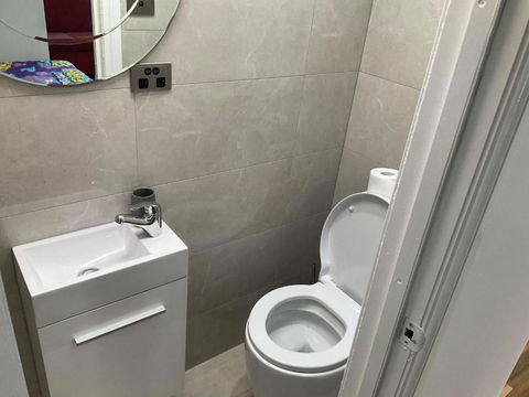 Hughesdale Private Studio - Accommodation Redcliffe 2