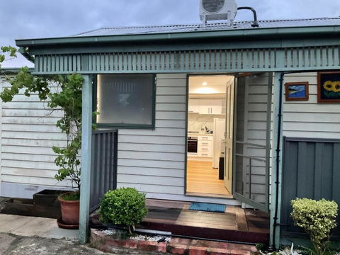 Hughesdale Private Studio - Accommodation Redcliffe 1