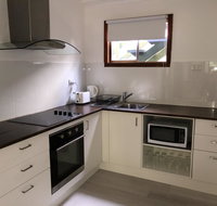 Airlie Getaway Unit 3 - Accommodation Redcliffe