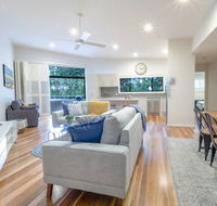 Ait Shona - Happy Place. Apt 10 Haven on the Park - Accommodation Redcliffe