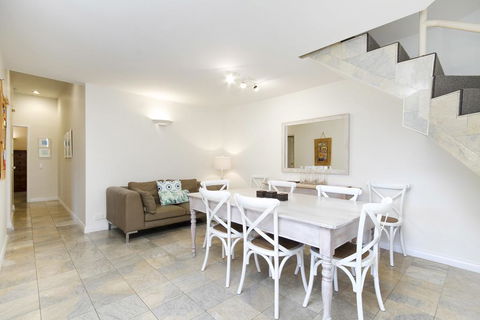 Alderly Apartment 11 - Accommodation Redcliffe 1