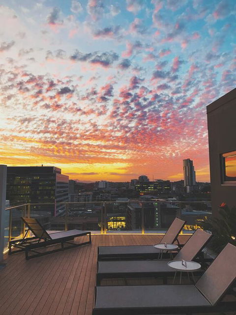 Alex Perry Hotel & Apartments - Accommodation Redcliffe 3