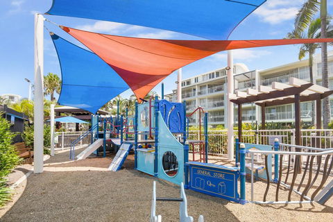 ALEXANDRA BEACH RESORT-ALEX412 - Accommodation Redcliffe 1