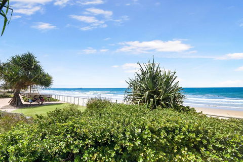 ALEXANDRA BEACH RESORT-ALEX412 - Accommodation Redcliffe 3