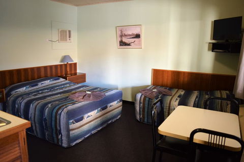 Alkira Motel - Accommodation Redcliffe 1