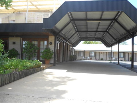 All Seasons Motor Lodge - Accommodation Redcliffe 0
