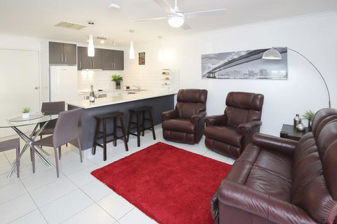 Allure Apartments - Central - Accommodation Redcliffe 0