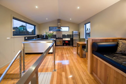 Alofi - Accommodation Redcliffe 1