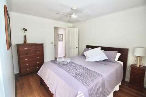 Aloha Alex Beach House Pet-friendly- 450m To The Beach - Accommodation Redcliffe 3