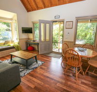 Alpine Arnica Cottage 2 - Accommodation Redcliffe