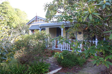 Ambrose Cottage Front Apartment - Accommodation Redcliffe 1