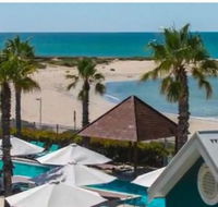 AN OCEANBEACH and POOL VIEW APARTMENT - Apt 210 SEASHELLS RESORT - Accommodation Redcliffe